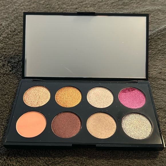 4 Eyeshadow palettes and MAC highlighter palette - Picture 16 of 16